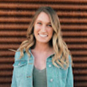 Meet your Posher, Elise